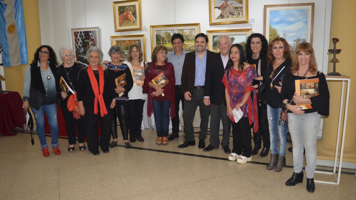 Se inauguró la muestra “Las damas del Hall” en la UTN Avellaneda